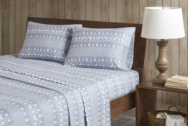 Stay warm and cozy through the night with this incredibly soft cotton flannel sheet set. Featuring fun novelty and classic prints