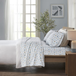 Keep warm and cozy with this ultra-soft cotton flannel sheet set