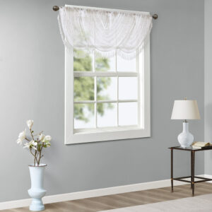 Madison Park’s Irina Diamond Sheer Waterfall Valance provides an alluring update to your home. An elegant diamond pattern is beautifully embroidered on a soft sheer fabric