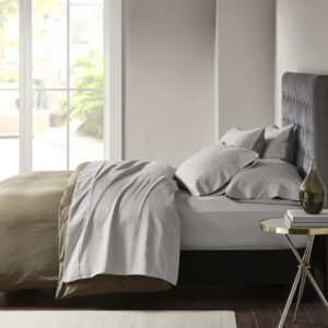 Snuggle up in luxury comfort every single night with these cotton blend polyester sateen sheets.  Made from 56% cotton and 44% polyester sateen