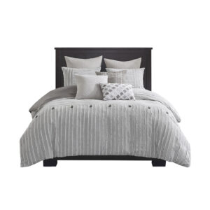 for a casual look. Two matching shams and two coordinating Euro knit shams (3 in King size) complement the top of the bed. Also included are three decorative pillows: one knit square