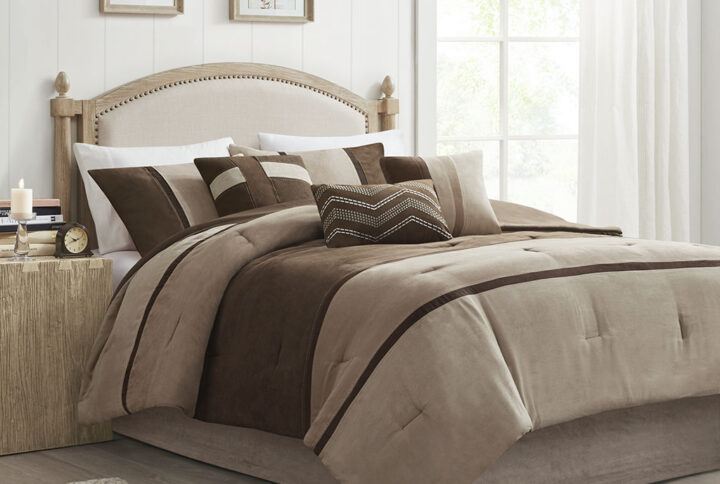 The Madison Park 7 Piece Palisades Comforter Set offers you a casual alternative in fashion bedding. The reverse of the comforter is solid brown. The soft microsuede in heather grey