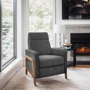 Update your home with the modern Chapel Hill Luna recliner. Showcasing an angular silhouette and square arms