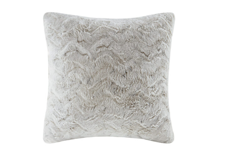 The Madison Park faux fur square pillow is the perfect combination of style and simplicity. It can be used in any room for a sophisticated update. Reverses to an ultra soft solid lux micro fur.