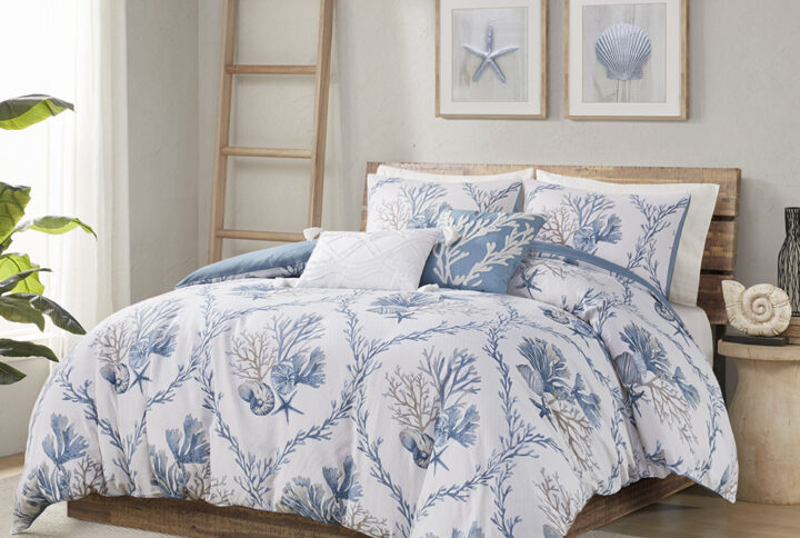 Awake in a coastal paradise with this amazing Pismo Beach duvet cover set where you will find seashells