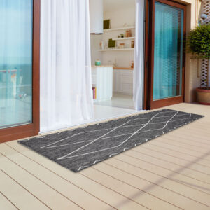 The Madison Park Darya Moroccan Indoor/Outdoor Rug offers an ideal update to your home or patio area. Made in Turkey