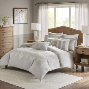 Madison Park Signature's Barely There 8 Piece Comforter Set provides a chic and charming update for the bedroom. Oversized and overfilled for maximum warmth and comfort