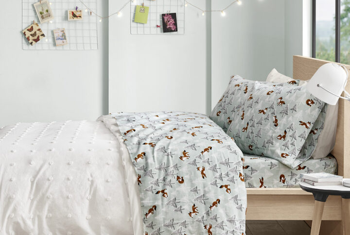 This warm cotton flannel sheet set features a fun novelty print to create a cute look with a comfortable feel. These sheets are also OEKO-TEX certified