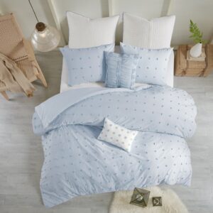 The Urban Habitat Brooklyn Cotton Jacquard Duvet Cover Set features small tufted chenille dots that create a fresh shabby chic look. This duvet cover set brings a soft and charming update to your bedroom