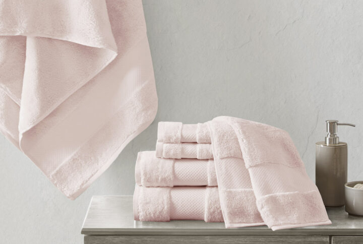 Elevate your bathroom decor with the luxuriously soft and indulgent comfort of our Madison Park Turkish cotton bath towel set. MADE IN TURKEY. These oversized cotton towels are made from smooth low-twist yarns with 600gsm weight