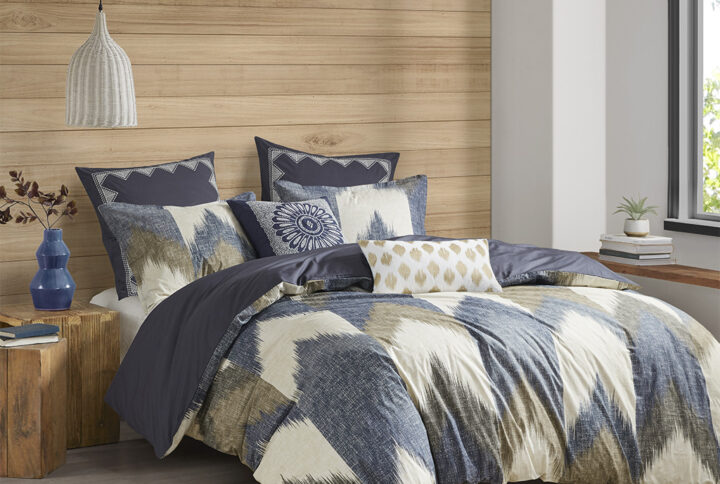 Elevate the beauty and style of your bedroom with the INK+IVY Alpine Duvet Cover Mini Set. This cotton duvet cover set flaunts a sophisticated ikat chevron print on the face with a solid reverse to create a striking modern and elegant look. The 2 matching shams coordinate with the design of the cotton duvet cover to complete this dynamic bedding set. This duvet cover set is OEKO-TEX certified