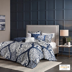 The Madison Park Vienna 6 Piece Printed Duvet Cover Set offers an eye-catching update to your bedroom decor. A beautifully intricate damask pattern is flaunted across the duvet cover and shams