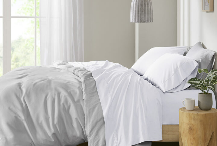 Sleep in year-round breathable comfort with these relaxed cotton sheet sets. These sheets have been lightly brushed for an ultra-soft feel. The percale weave combined with the cotton makes this the perfect sheet if you're looking for a cooler and airy good night's sleep. These sheets are also hypoallergenic and machine washable for easy care.