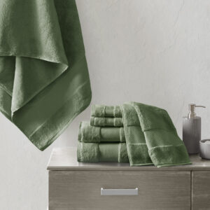 Elevate your bathroom decor with the luxuriously soft and indulgent comfort of our Madison Park Turkish cotton bath towel set. MADE IN TURKEY. These oversized cotton towels are made from smooth low-twist yarns with 600gsm weight