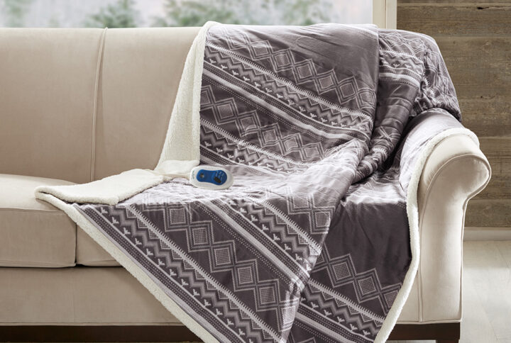 The Woolrich heated throw utilizes state of the art Secure Comfort heated technology that adjusts the temperature of your throw based on overall temperature