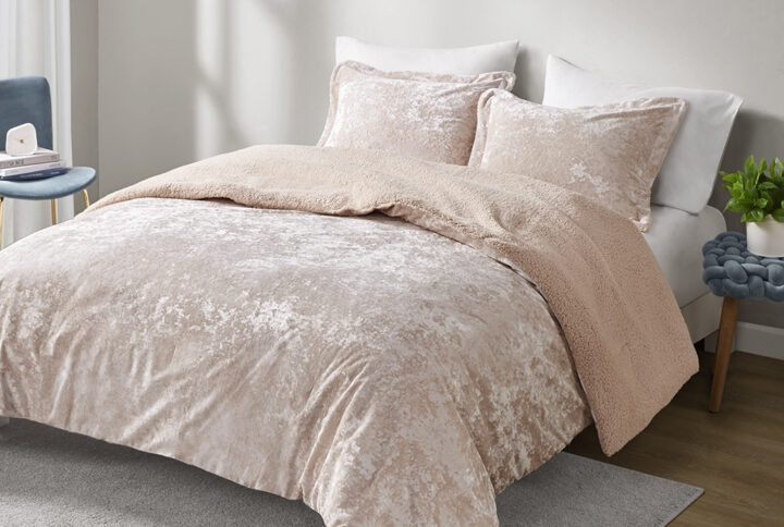 The luxurious Intelligent Design Mira velvet comforter set features a soft and cozy sherpa reverse that lets you snuggle up in style and comfort. The crushed velvet fabric will make your bedroom look and feel like a dream