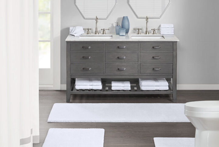 Experience the true feeling of luxurious comfort with our Madison Park Signature Marshmallow Bath Rug. This spa-quality bath rug is made of resilient high pile tufted microfiber for an incredibly plush feel