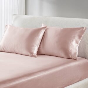 Fall asleep in smooth and luxurious comfort with our wrinkle-free satin pillowcases. These satin pillowcases are gentle on your skin and hair