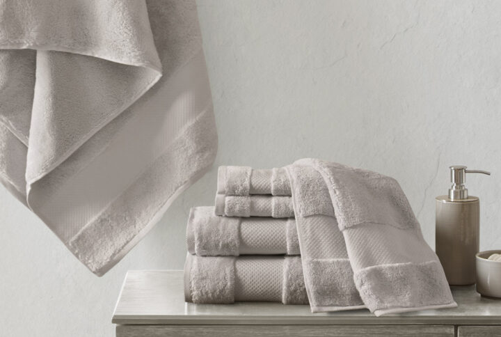 Elevate your bathroom decor with the luxuriously soft and indulgent comfort of our Madison Park Turkish cotton bath towel set. MADE IN TURKEY. These oversized cotton towels are made from smooth low-twist yarns with 600gsm weight