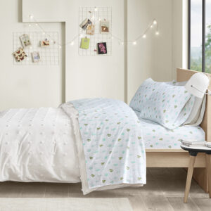 This warm cotton flannel sheet set features a fun novelty print to create a cute look with a comfortable feel. These sheets are also OEKO-TEX certified