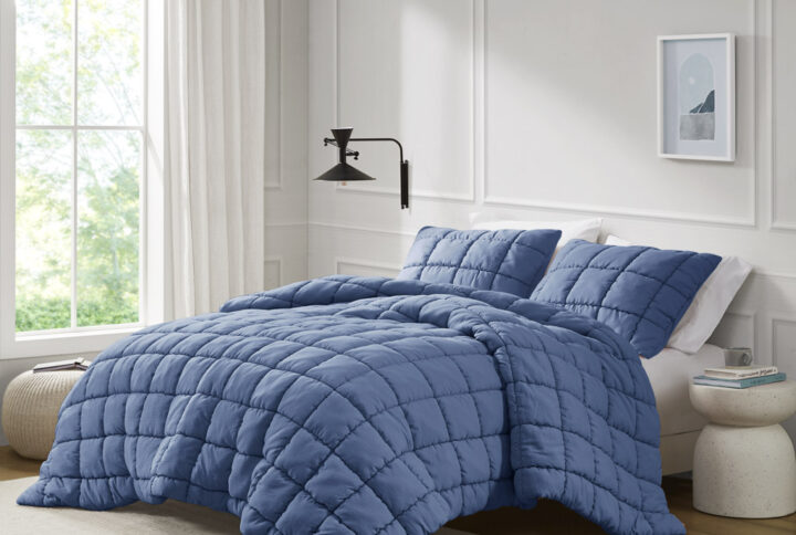 Transform your bedroom into a cozy dream with our Dream Puff Comforter Mini Set. The 3D puff stitching creates a beautiful