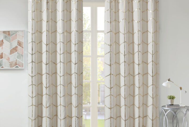 Freshen up your space with the enchanting style of Intelligent Design Raina Window Panel. The stunning panel flaunts a geometric