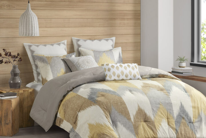 Elevate the beauty and style of your bedroom with the INK+IVY Alpine Comforter Mini Set. This cotton comforter set flaunts a sophisticated ikat chevron print on the face with a solid reverse to create a striking modern and elegant look. The 2 matching shams coordinate with the design of the cotton comforter to complete this dynamic bedding set. This comforter set is OEKO-TEX certified