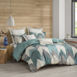 Elevate the beauty and style of your bedroom with the INK+IVY Alpine Duvet Cover Mini Set. This cotton duvet cover set flaunts a sophisticated ikat chevron print on the face with a solid reverse to create a striking modern and elegant look. The 2 matching shams coordinate with the design of the cotton duvet cover to complete this dynamic bedding set. This duvet cover set is OEKO-TEX certified