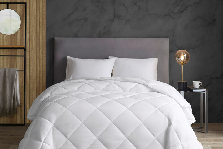 The Sleep Philosophy® down alternative comforter collection features 3M™ Thinsulate™ Featherless Insulation-600 Fill Power