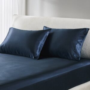 Fall asleep in smooth and luxurious comfort with our wrinkle-free satin pillowcases. These satin pillowcases are gentle on your skin and hair