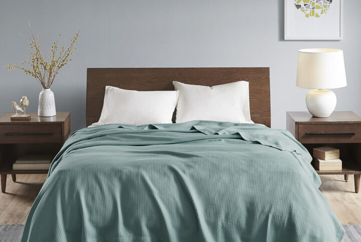 Wrap yourself up in the luxurious comfort of the Madison Park Egyptian Cotton Blanket. This ultra-soft white blanket in made from 100% certified Egyptian cotton that features reduced shrinkage