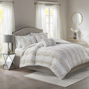 Snuggle up for a luxurious sleep with the Madison Park Zuri Comforter Set. This set features an ultra-soft faux fur front