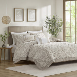 The Harbor House Suzanna Comforter Mini Set is the perfect addition to make your bedroom classically comfortable. Delicately tufted medallions are beautifully showcased throughout this comforter in a gorgeous taupe hue