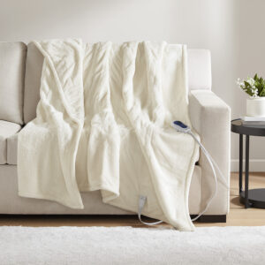 Immerse yourself in comfort in the BeautyRest Heated Microlight reverse to Berber Throw. This heated throw utilizes state of the art Secure Comfort technology that adjusts the temperature of your blanket based on overall temperature