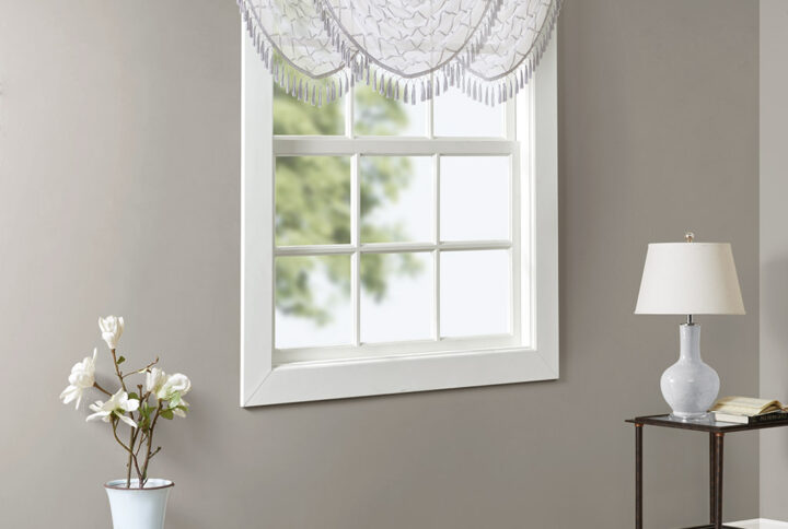 Madison Park’s Irina Diamond Sheer Waterfall Valance provides an alluring update to your home. An elegant diamond pattern is beautifully embroidered on a soft sheer fabric