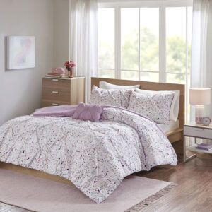 The Intelligent Design Abby Metallic Printed and Pintucked Duvet Cover Set brings a fierce touch of glam to your bedroom. A vibrant metallic print in a plum hue and chic pintucking adorns the face of the duvet cover for a stunning look. The matching shams (1 in Twin/TwinXL) coordinate perfectly with the duvet cover