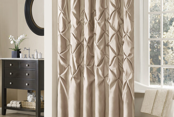 Update your bathroom instantly with the Laurel Shower Curtain. Its soft taupe color paired with large tufting creates a contemporary look while adding beautiful texture to your space. Made from 100% polyester polyoni