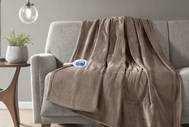 Our heated throw utilizes state of the art Secure Comfort heated technology that adjusts the temperature of your throw based on overall temperature