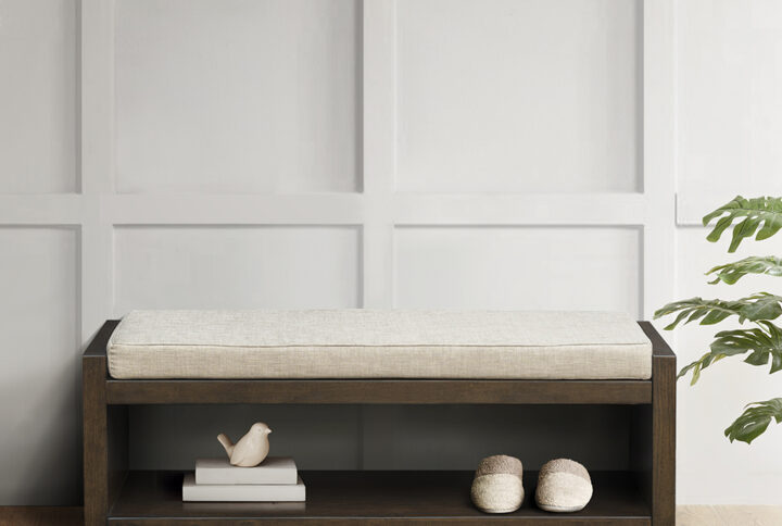 Fill out your entryway or complete your bedroom decor with the functional and stylish modern accent bench. This storage bench features a lower shelf that's great for holding shoes or blankets