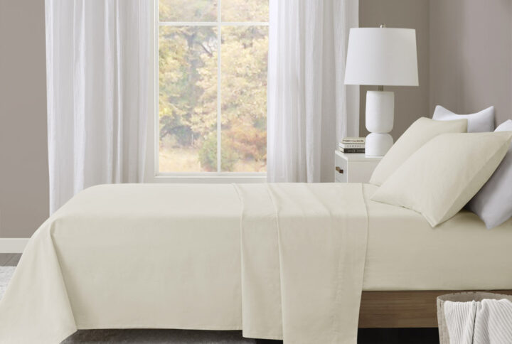 Sleep in warm and ultra-soft comfort with the Beautyrest Oversized Cotton Flannel Sheet 4 piece sheet set. This flannel sheet set features superior brushed fabric for incredible softness and oversized dimensions to fit premium mattresses. Pre-shrunk for a guaranteed comfort and secure fit. This sheet set is also OEKO-TEX certified