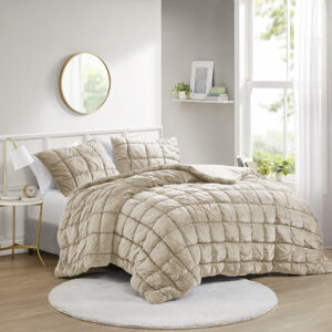 Fall into the plush softness of the puffy velvet comforter set