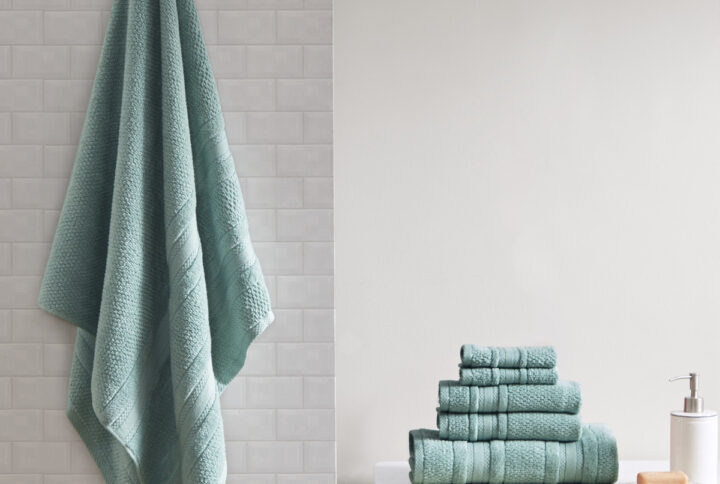 Our Madison Park Essentials Adrien Super Soft 6 Piece Cotton Towel Set introduces a simple and stylish update to your bathroom. This light weight performance cotton towel set features a zero twist construction making it incredibly soft and durable