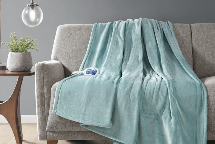 Our heated throw utilizes state of the art Secure Comfort heated technology that adjusts the temperature of your throw based on overall temperature