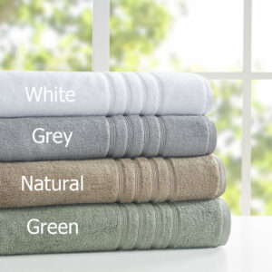 while still featuring a 650gsm quality weight for a soft and plush feel. Each towel is finished with SILVADUR™ antimicrobial treatment providing built in freshness protection