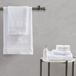 Treat yourself with the luxurious comfort of our Madison Park Signature Luce 100% Egyptian Cotton 6 Piece Towel Set. The long staple cotton yarn creates a rich plush softness