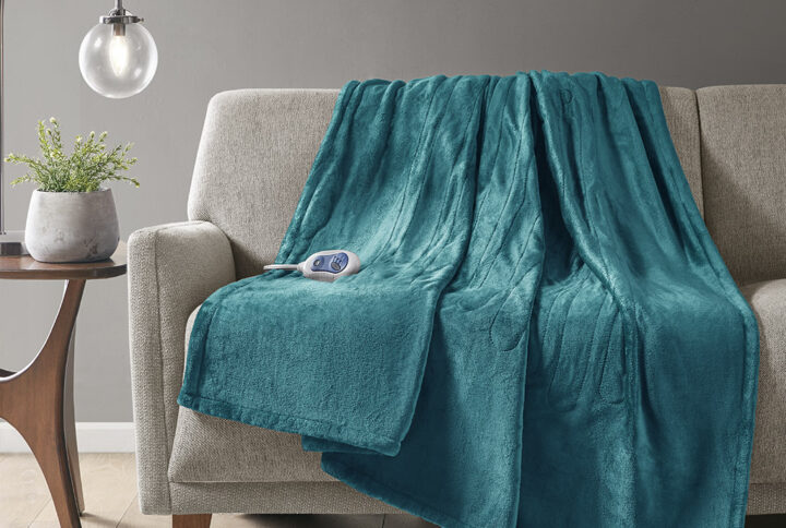 Our heated throw utilizes state of the art Secure Comfort heated technology that adjusts the temperature of your throw based on overall temperature