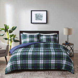 Sleep comfortably with the Madison Park Essentials Parkston 3M Scotchgard Down Alternative Comforter Mini Set. Sporting a cool plaid pattern