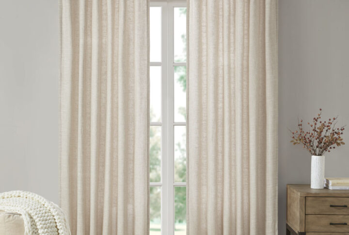 Give your home decor a casual and stylish update with our Madison Park Beals Faux Linen Rod Pocket and Back Tab Panel with Fleece Lining. This natural window panel is made from a faux linen textured fabric for a cozy touch