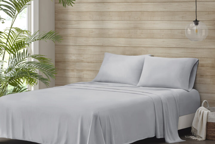 Refresh your bed and snuggle up in comfort every night with these silky smooth Tencel Lyocell and polyester blend sheet set. This ultra soft sheet set is incredibly breathable and wicks away moisture to keep you cool all night. With a 240 thread count