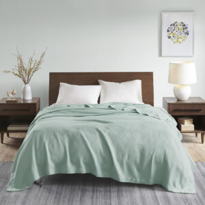 Wrap yourself up in the luxurious comfort of the Madison Park Egyptian Cotton Blanket. This ultra-soft seafoam blanket in made from 100% certified Egyptian cotton that features reduced shrinkage